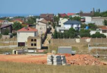 Без благ цивілізації в Севастополі: коли у жителів Фіолента будуть вода і газ?