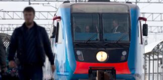 У Криму на двох ділянках залізниці на схід від станції Владиславівка призупинено рух приміських поїздів – ПДКПК