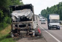 Пальне з «води», «молока» та саморобних «фур»: як у Криму рятують бензовози РФ від ударів ЗСУ