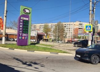 У Севастополі частково доступний продаж бензину