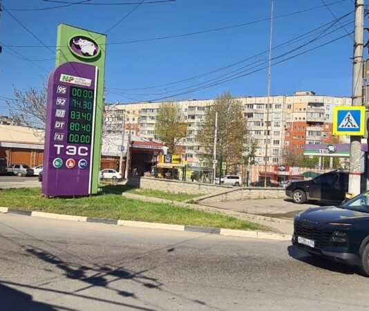 У Севастополі частково доступний продаж бензину