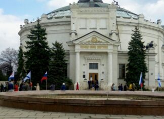 Уночі Севастополь був атакований дронами, повідомляється про пожежу в будівлі Панорами «Оборона Севастополя»