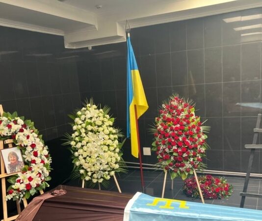 Кримознавицю Наталію Беліцер поховали під кримськотатарським прапором