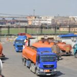 «Військові вантажі змішують із мирним потоком». Як Росія ховає бензовози для Криму від українських дронів