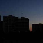 «За чутками, нам вмикають світло, але ми повністю знеструмлені». У Криму переслідують за скарги на енергокризу
