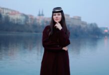 «Наш голос має стати гучнішим». Як молода кримська татарка розповідає світові про Крим в ООН та Європарламенті