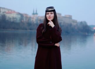 «Наш голос має стати гучнішим». Як молода кримська татарка розповідає світові про Крим в ООН та Європарламенті