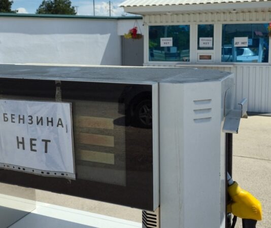 Путін: «Проблеми критичного характеру не мають». Як Крим насправді живе в умовах бензинових війн та відключень світла