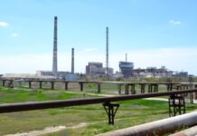Колапс у північному Криму: міста без світла і води, зупинка заводу і протести жителів