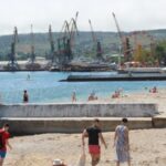 ЗМІ: турбізнес у Криму вимагає підтримки через обвал бронювань, а туристи не можуть повернути гроші