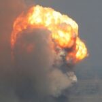 «Потужні вибухи» та відключення світла: повідомляють про нічну атаку дронів у Криму