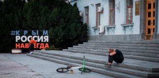 «Реальність тривожить і виснажує». Крим накрила депресія під час війни РФ з Україною