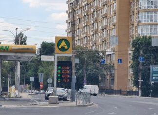 На кримських АЗС знову зник бензин