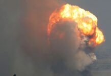 У Севастополі та Армянську повідомляють про атаку БпЛА і вибухи. Російська влада заявила про жертви
