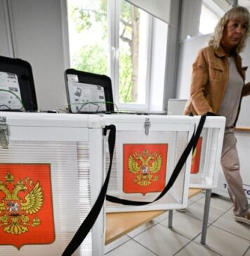 «За війну та дешевий бензин». Як у Криму переконують голосувати на російських виборах
