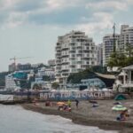 «Будинки без світла, а будівництвам віддають потужності». Російські проєкти позбавляють електрики жителів Криму?