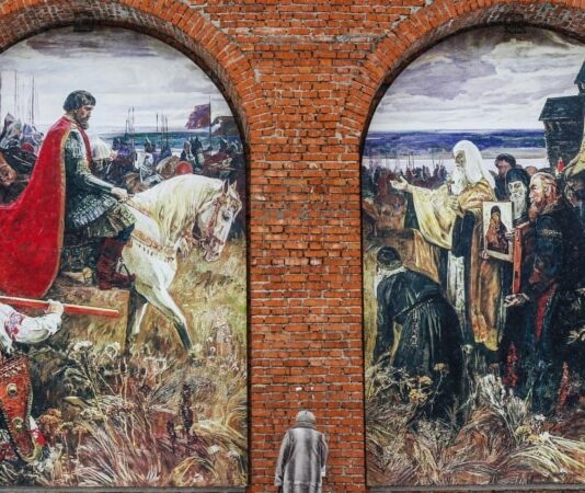 «Чудесне віднайдення» та захист від дронів: як мощі Дмитра Донського використовують у російській пропаганді в Криму