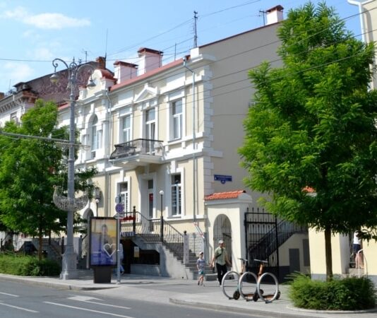 «Ворожа діяльність»: як влада Севастополя забирає бізнес і житло у громадян України
