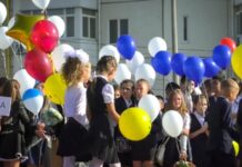 «Настав навчальний рік, а жодна проблема не вирішена». Що кажуть кримчани про шкільну освіту на півострові