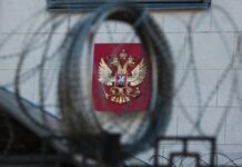 Аеропорт в один кінець. Як кримчанки зникають після приземлення літака в Сочі