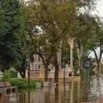 «У нас потоп – владі байдуже»: як Євпаторія стає «підводним містом» (фото та відео)