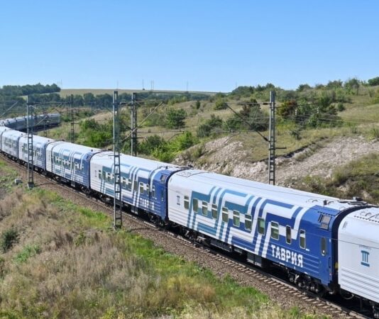Потяги «Таврія» з Росії продовжать ходити у Крим тільки до Керчі