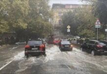 Паводок у Криму: в Алупці річка підтоплює будинки