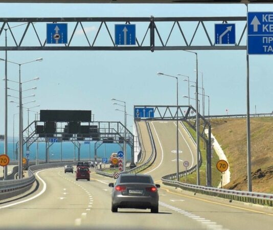 Російська влада оновила правила проїзду мостом через Керченську протоку